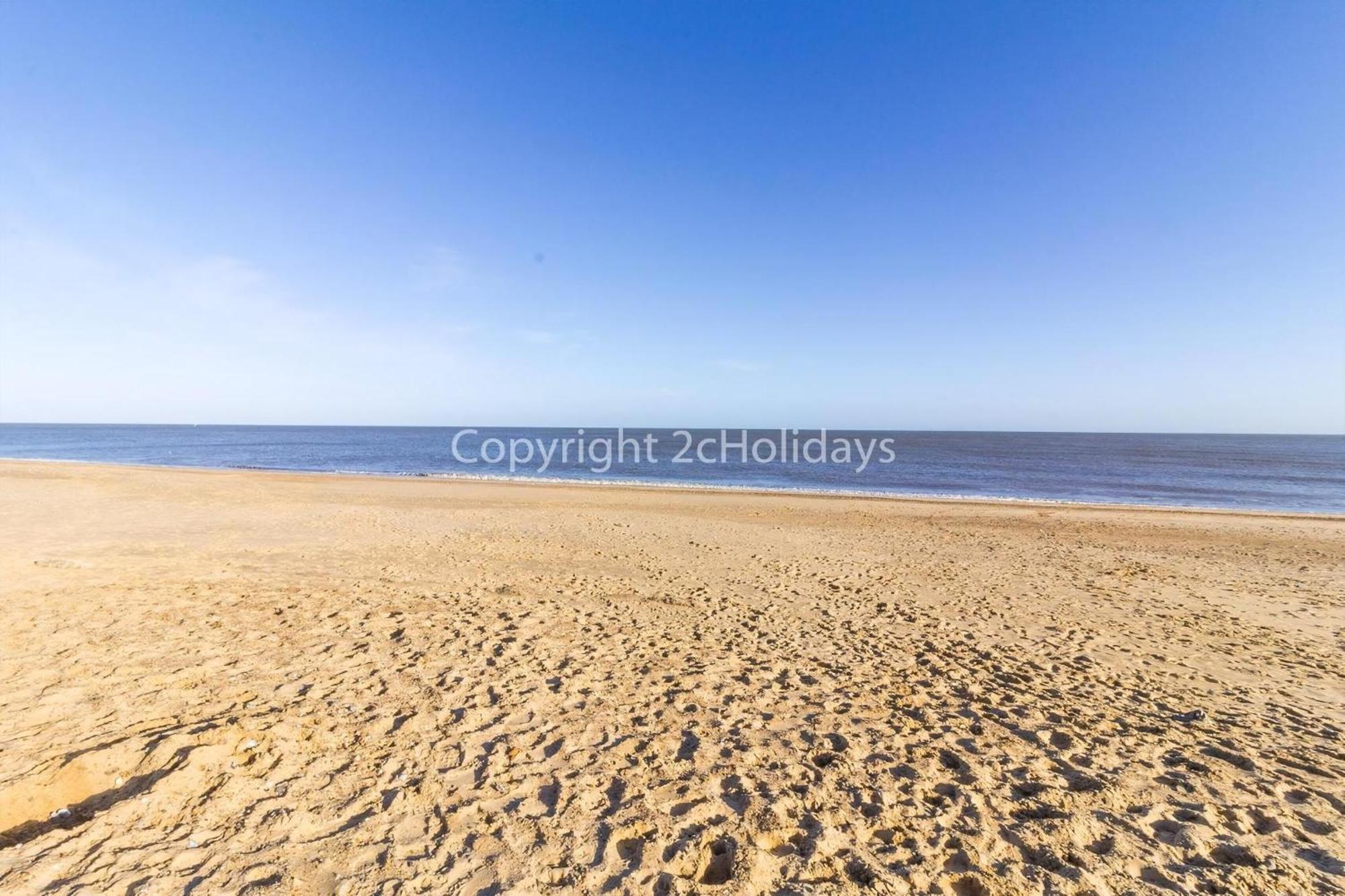 7 Berth Chalet In Hemsby In Norfolk By The Beautiful Golden Beach Ref 18165B Villa Exterior photo